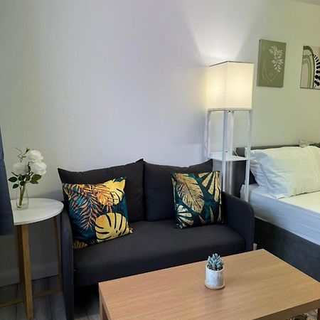 Posh Executive Studio London Thamesmead  Luaran gambar