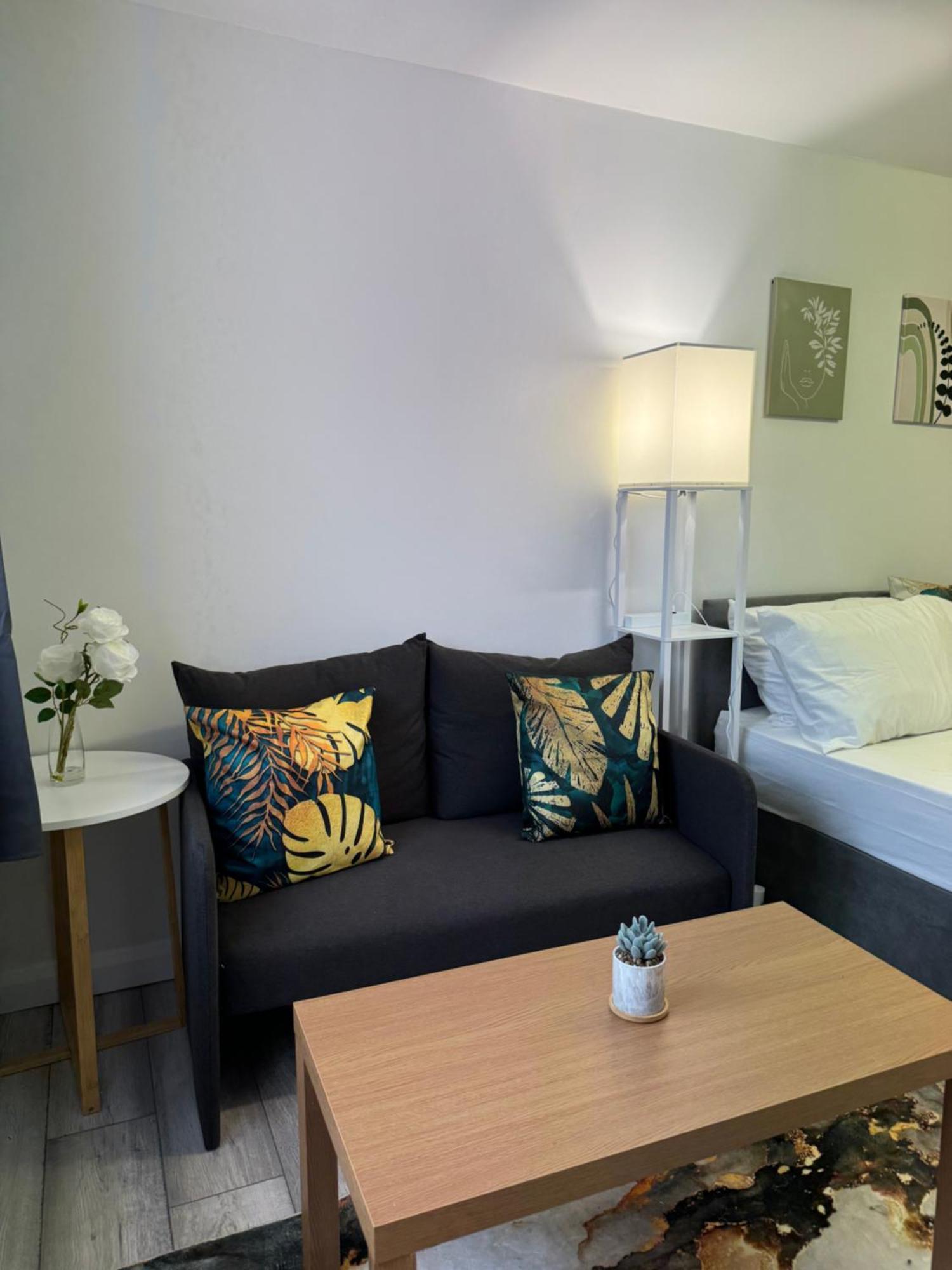 Posh Executive Studio London Thamesmead  Luaran gambar