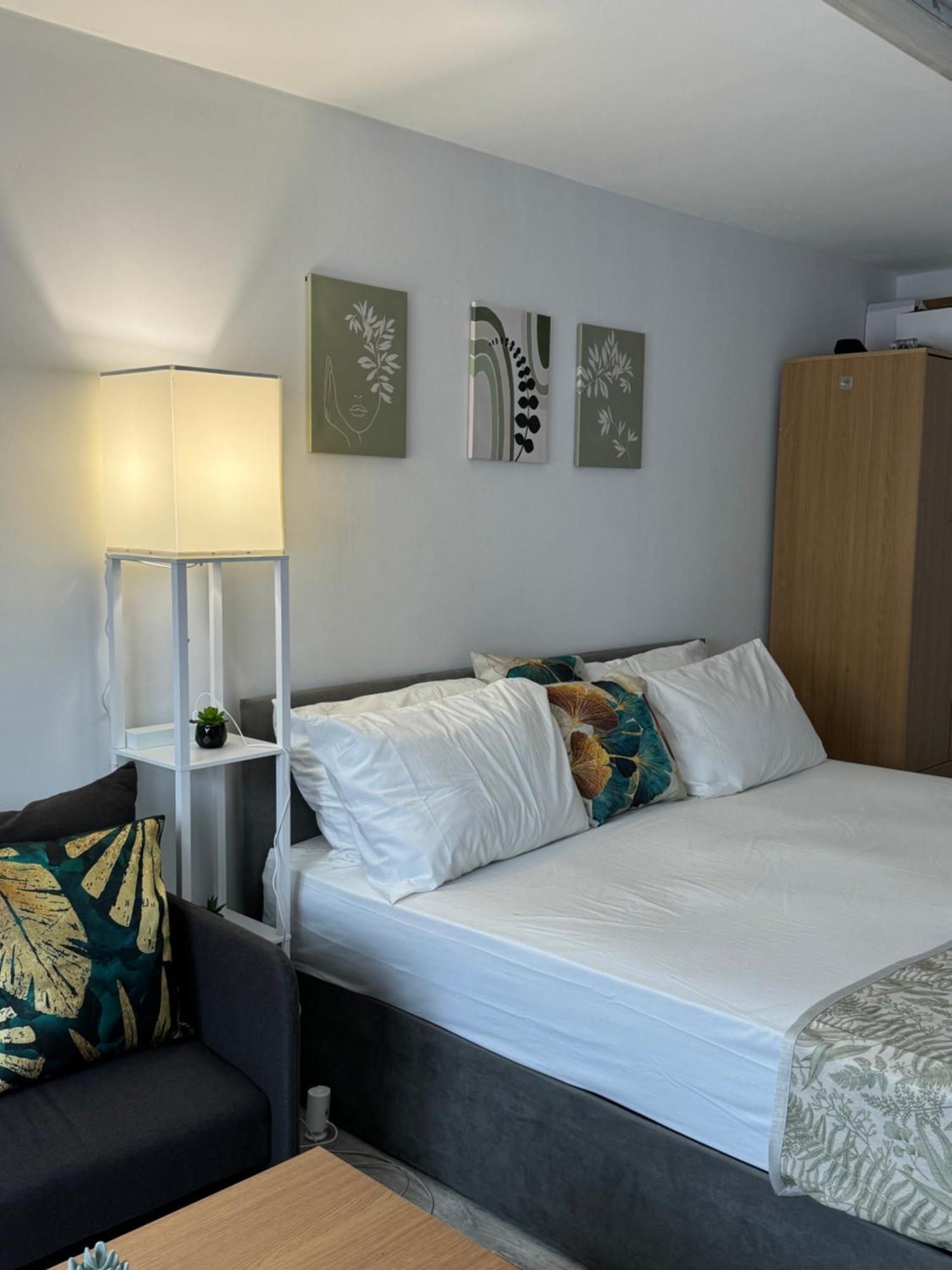 Posh Executive Studio London Thamesmead  Luaran gambar