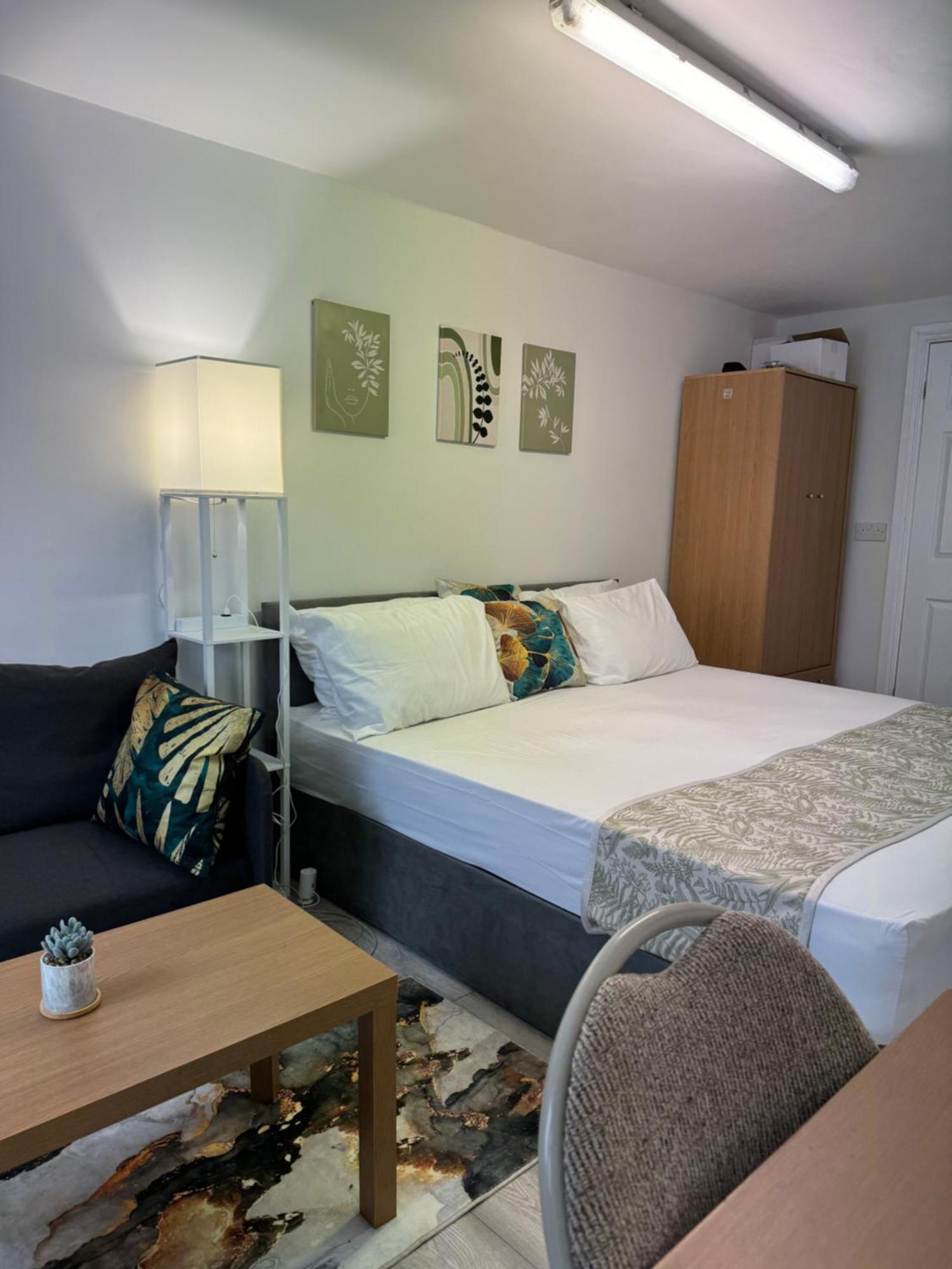Posh Executive Studio London Thamesmead  Luaran gambar